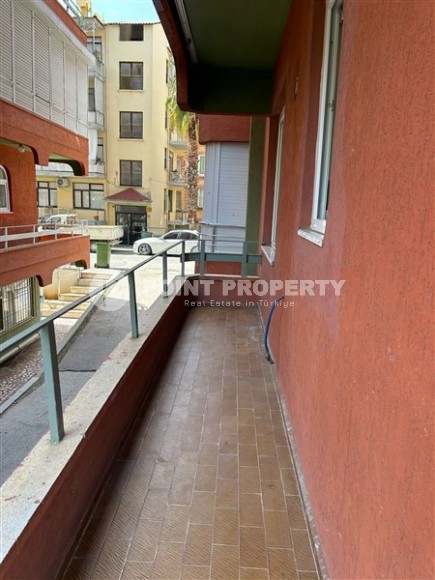 Недорогая квартира 1+1 с топовой локацией в 200 метрах от моря, в самом центре Аланьи-id-7739-фото-9