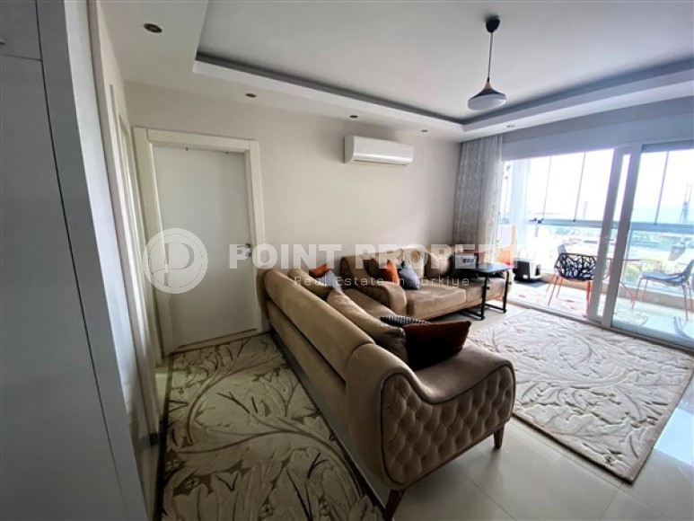 Квартира 1+1 с просторным застекленным балконом, в 50 метрах от пляжа-id-7743-фото-2