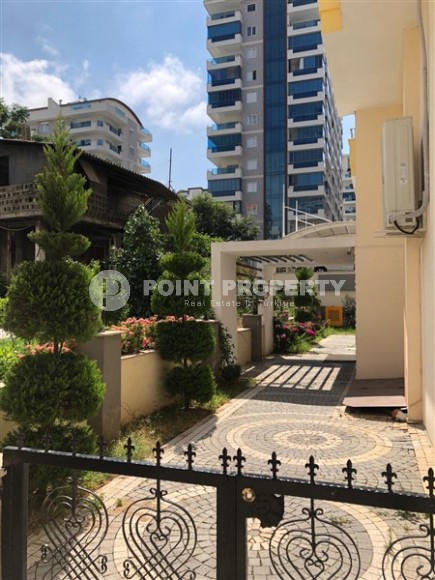 Inexpensive furnished apartment with a top location 200 meters from the sea, in the center of Mahmutlar-id-7749-photo-16