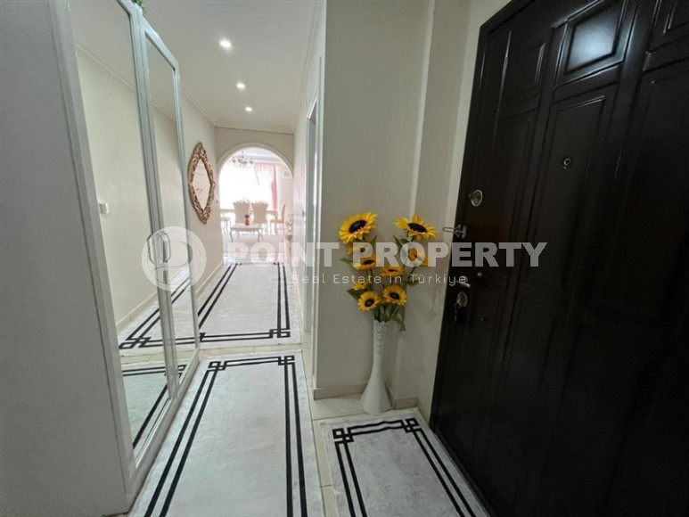 Affordable apartment with two bedrooms, on the 1st floor in the center of Mahmutlar-id-7752-photo-6