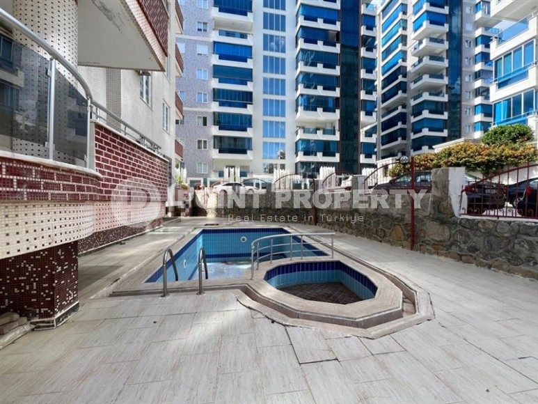 Affordable apartment with two bedrooms, on the 1st floor in the center of Mahmutlar-id-7752-photo-12