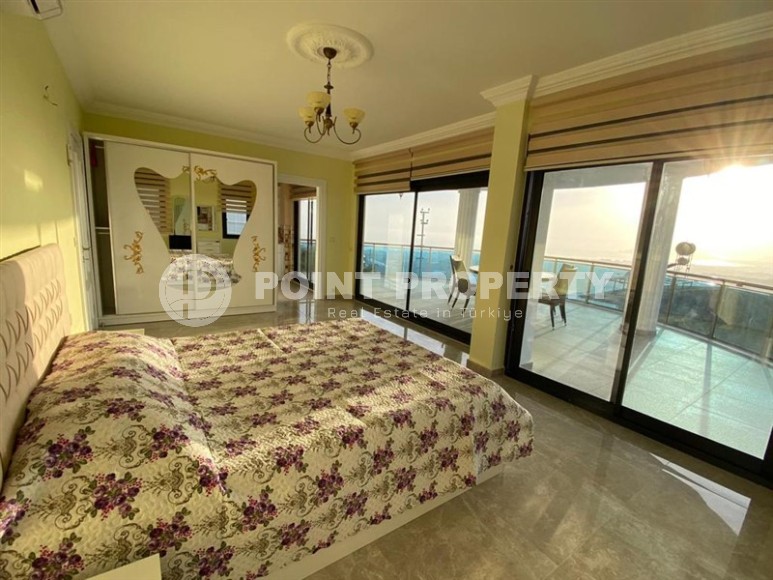 Отдельно стоящая трехэтажная вилла с бассейном и садовым участком, в живописном районе Аланьи - Кестель-id-7757-фото-7