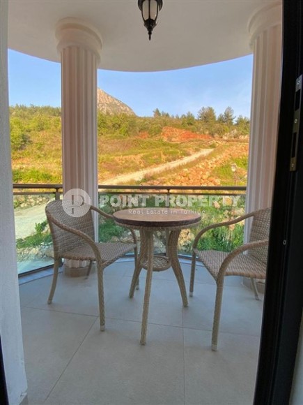 Отдельно стоящая трехэтажная вилла с бассейном и садовым участком, в живописном районе Аланьи - Кестель-id-7757-фото-10