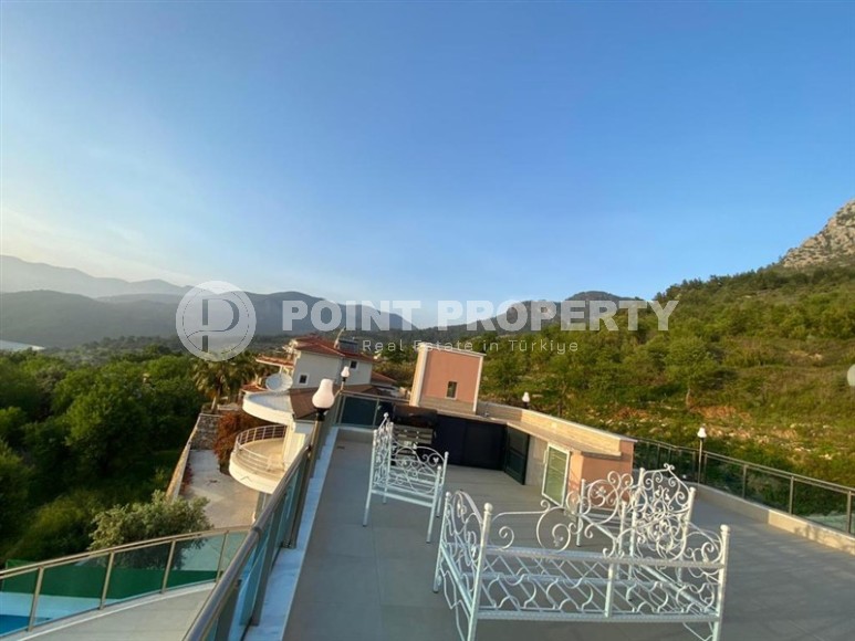 Отдельно стоящая трехэтажная вилла с бассейном и садовым участком, в живописном районе Аланьи - Кестель-id-7757-фото-13