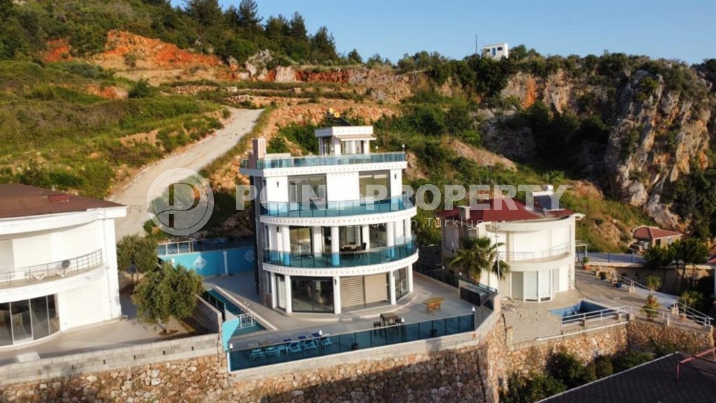 Отдельно стоящая трехэтажная вилла с бассейном и садовым участком, в живописном районе Аланьи - Кестель-id-7757-фото-19