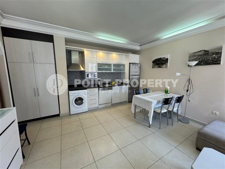 Small 1+1 apartment 50 meters from the famous Cleopatra Beach, in the center of Alanya-id-7751-photo-4