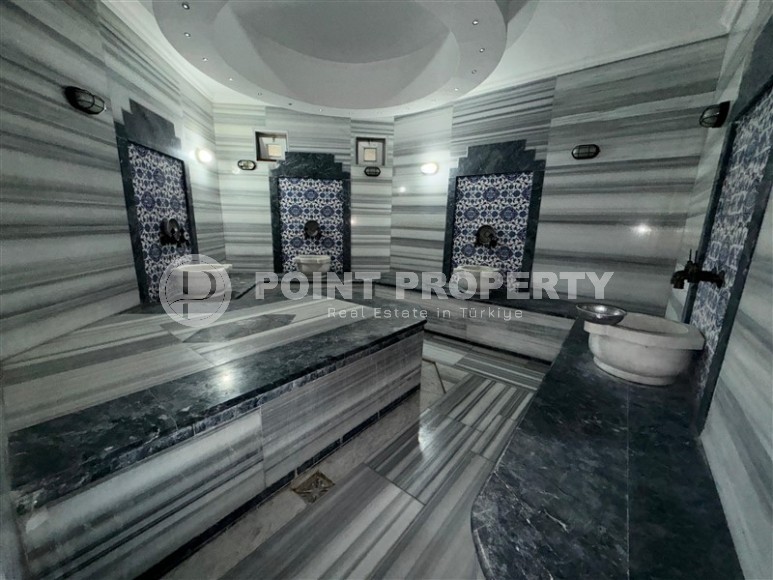 Small 1+1 apartment 50 meters from the famous Cleopatra Beach, in the center of Alanya-id-7751-photo-13