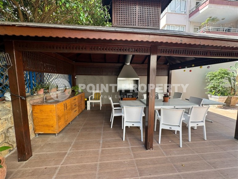 Small 1+1 apartment 50 meters from the famous Cleopatra Beach, in the center of Alanya-id-7751-photo-15