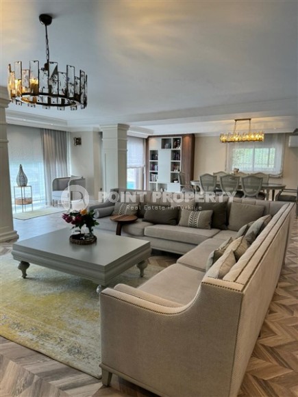 Двухэтажная вилла с бассейном и просторным садовым участком, площадью 1000 м2, в спокойном районе Аланьи - Верхняя Оба-id-7777-фото-2