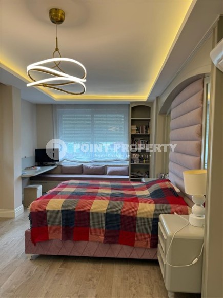 Двухэтажная вилла с бассейном и просторным садовым участком, площадью 1000 м2, в спокойном районе Аланьи - Верхняя Оба-id-7777-фото-9