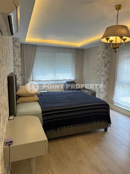 Двухэтажная вилла с бассейном и просторным садовым участком, площадью 1000 м2, в спокойном районе Аланьи - Верхняя Оба-id-7777-фото-11