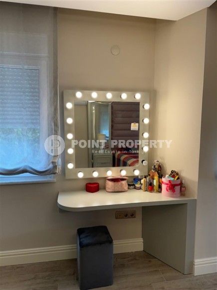 Двухэтажная вилла с бассейном и просторным садовым участком, площадью 1000 м2, в спокойном районе Аланьи - Верхняя Оба-id-7777-фото-13