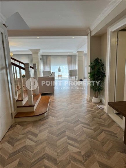 Двухэтажная вилла с бассейном и просторным садовым участком, площадью 1000 м2, в спокойном районе Аланьи - Верхняя Оба-id-7777-фото-15