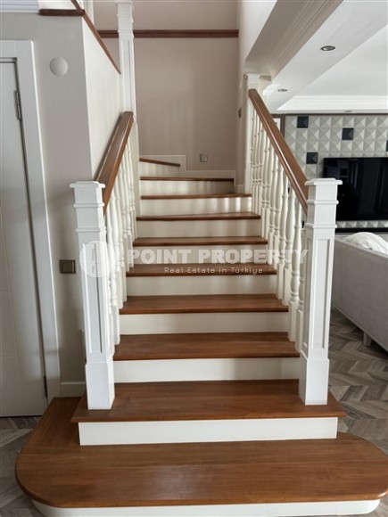 Двухэтажная вилла с бассейном и просторным садовым участком, площадью 1000 м2, в спокойном районе Аланьи - Верхняя Оба-id-7777-фото-16