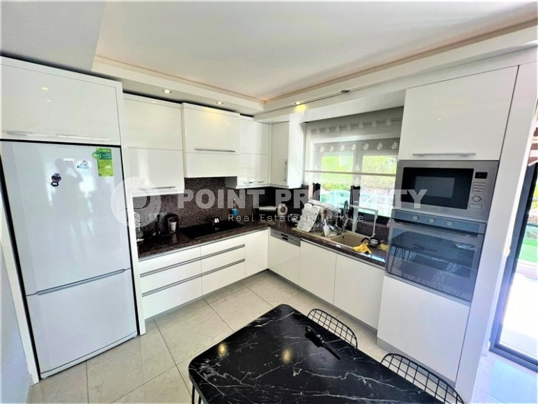 Просторная двухуровневая квартира 3+1, общей площадью 150 м2, с возможностью получения гражданства Турции-id-7783-фото-4