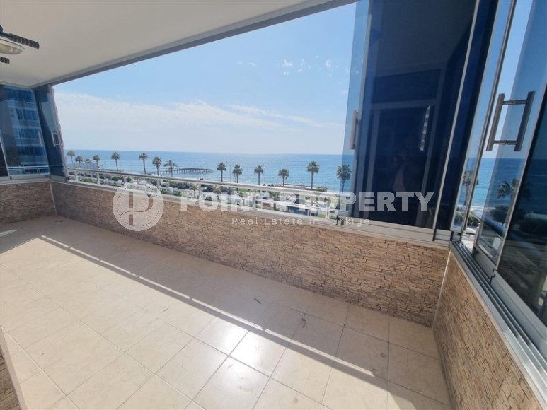 Apartment 2+1 on the first line from the sea, in the center of the modern area of Alanya - Mahmutlar-id-7794-photo-12