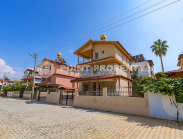 Симпатичный трехэтажный дом 2002 года постройки в 100 метрах от моря, в живописном районе Аланьи - Конаклы-id-7795-фото-3