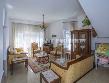 Симпатичный трехэтажный дом 2002 года постройки в 100 метрах от моря, в живописном районе Аланьи - Конаклы-id-7795-фото-4