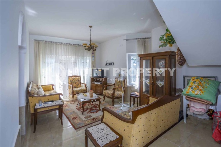 Симпатичный трехэтажный дом 2002 года постройки в 100 метрах от моря, в живописном районе Аланьи - Конаклы-id-7795-фото-4