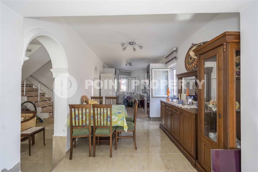 Симпатичный трехэтажный дом 2002 года постройки в 100 метрах от моря, в живописном районе Аланьи - Конаклы-id-7795-фото-5