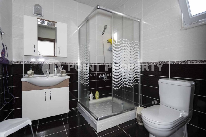 Симпатичный трехэтажный дом 2002 года постройки в 100 метрах от моря, в живописном районе Аланьи - Конаклы-id-7795-фото-13