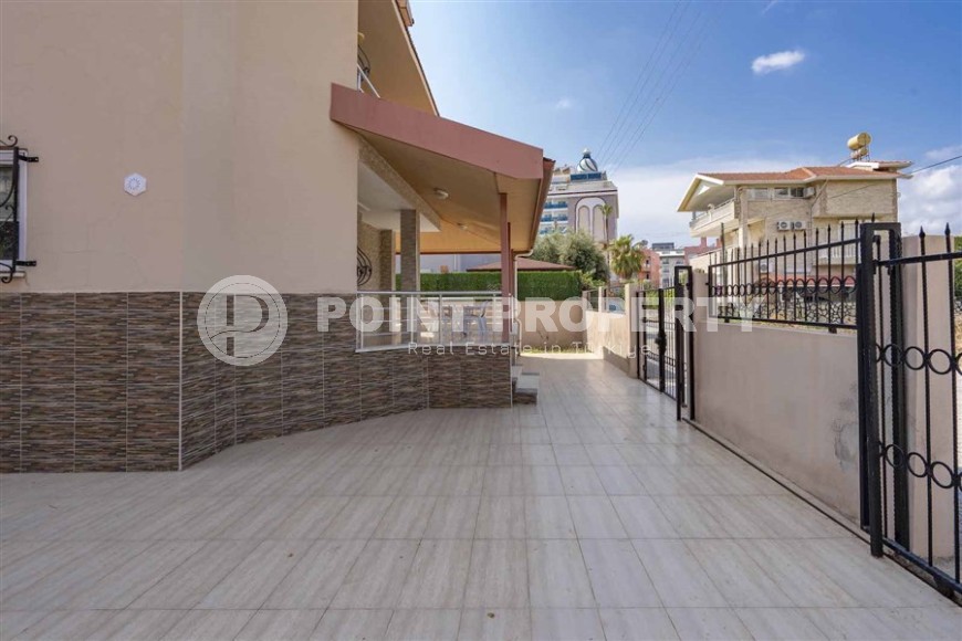 Симпатичный трехэтажный дом 2002 года постройки в 100 метрах от моря, в живописном районе Аланьи - Конаклы-id-7795-фото-22