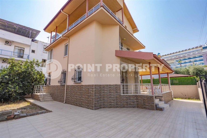 Симпатичный трехэтажный дом 2002 года постройки в 100 метрах от моря, в живописном районе Аланьи - Конаклы-id-7795-фото-24