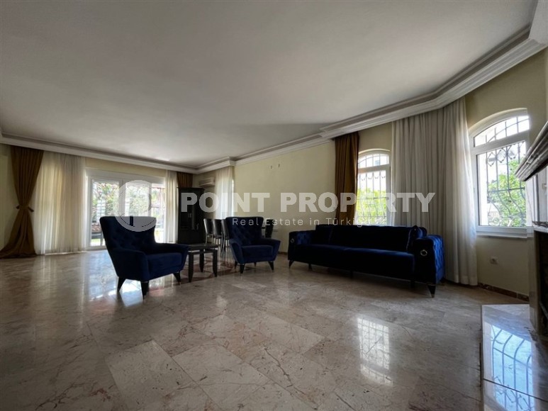 Двухэтажная вилла-близнец с бассейном и просторным садовым участком в двух с половиной километрах от моря-id-7796-фото-3