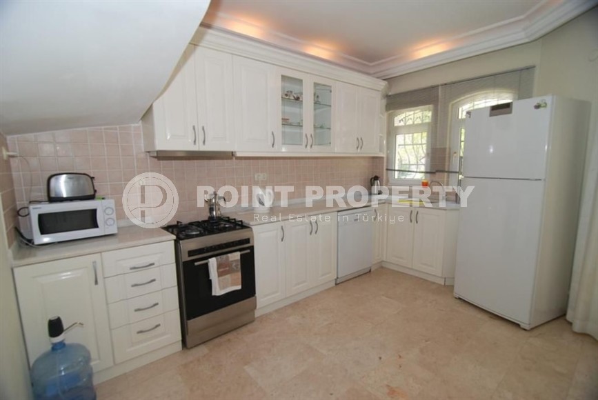 Двухэтажная вилла-близнец с бассейном и просторным садовым участком в двух с половиной километрах от моря-id-7796-фото-6