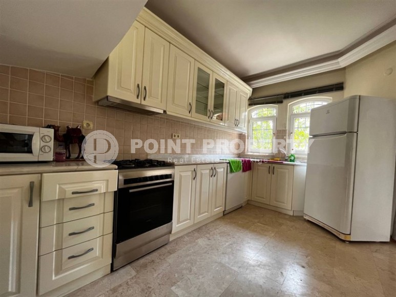 Двухэтажная вилла-близнец с бассейном и просторным садовым участком в двух с половиной километрах от моря-id-7796-фото-7