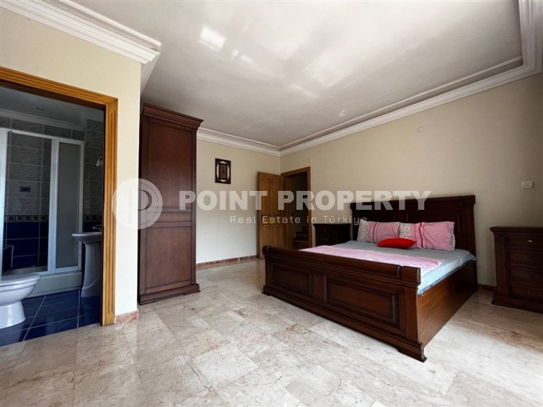 Двухэтажная вилла-близнец с бассейном и просторным садовым участком в двух с половиной километрах от моря-id-7796-фото-8