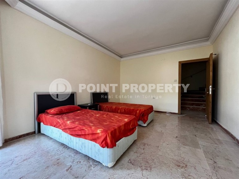 Двухэтажная вилла-близнец с бассейном и просторным садовым участком в двух с половиной километрах от моря-id-7796-фото-9