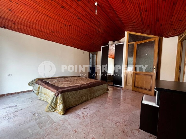 Двухэтажная вилла-близнец с бассейном и просторным садовым участком в двух с половиной километрах от моря-id-7796-фото-10