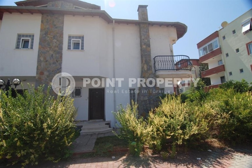 Двухэтажная вилла-близнец с бассейном и просторным садовым участком в двух с половиной километрах от моря-id-7796-фото-24