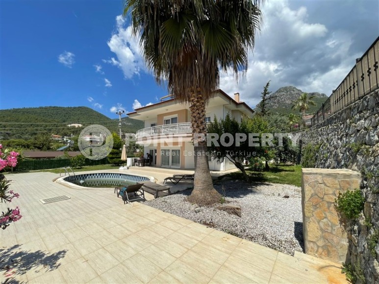 Two-storey furnished villa built in 2010, four and a half kilometers from the sea-id-7797-photo-2