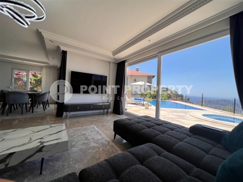 Атмосферная вилла с панорамным видом на море и гору Кале, в элитном районе Аланьи - Бекташ-id-7798-фото-2