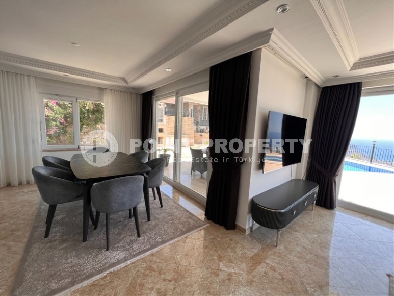 Атмосферная вилла с панорамным видом на море и гору Кале, в элитном районе Аланьи - Бекташ-id-7798-фото-3