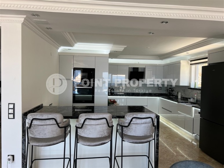 Атмосферная вилла с панорамным видом на море и гору Кале, в элитном районе Аланьи - Бекташ-id-7798-фото-4