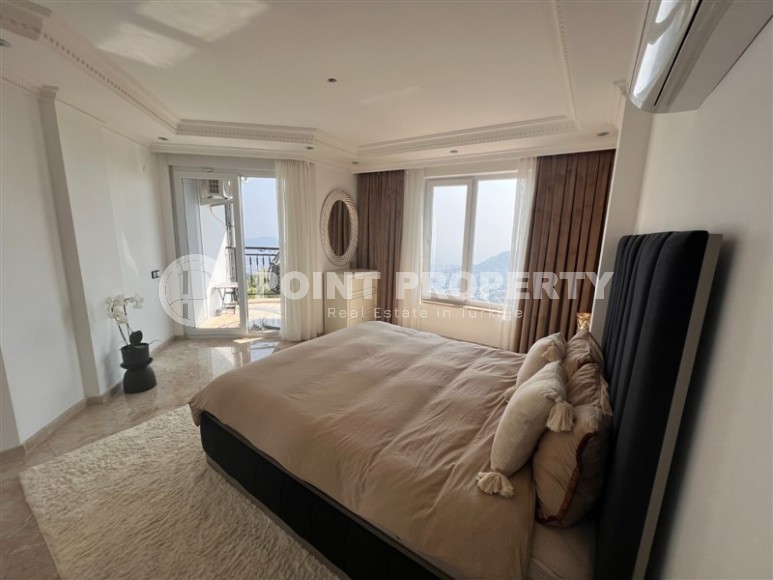 Атмосферная вилла с панорамным видом на море и гору Кале, в элитном районе Аланьи - Бекташ-id-7798-фото-9