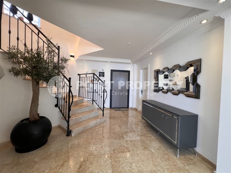 Атмосферная вилла с панорамным видом на море и гору Кале, в элитном районе Аланьи - Бекташ-id-7798-фото-12