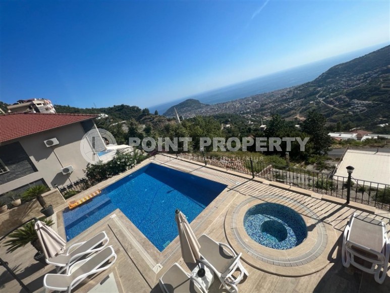 Атмосферная вилла с панорамным видом на море и гору Кале, в элитном районе Аланьи - Бекташ-id-7798-фото-20