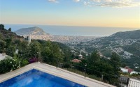 Атмосферная вилла с панорамным видом на море и гору Кале, в элитном районе Аланьи - Бекташ-id-7798-фото-21