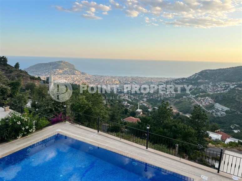 Атмосферная вилла с панорамным видом на море и гору Кале, в элитном районе Аланьи - Бекташ-id-7798-фото-21