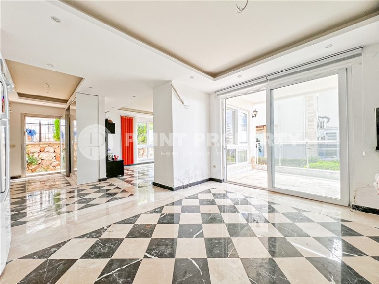 Двухэтажная вилла 3+1, общей площадью 180 м2, в ухоженном коттеджном городке в восьми километрах от моря-id-7803-фото-4