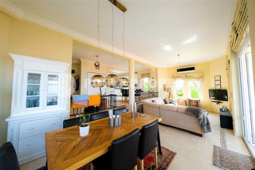 Панорамная трехэтажная вилла с видом на море, в элитном жилом комплексе с инфраструктурой «город в городе»-id-7805-фото-5