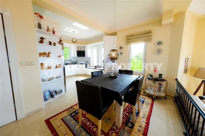 Панорамная трехэтажная вилла с видом на море, в элитном жилом комплексе с инфраструктурой «город в городе»-id-7805-фото-7