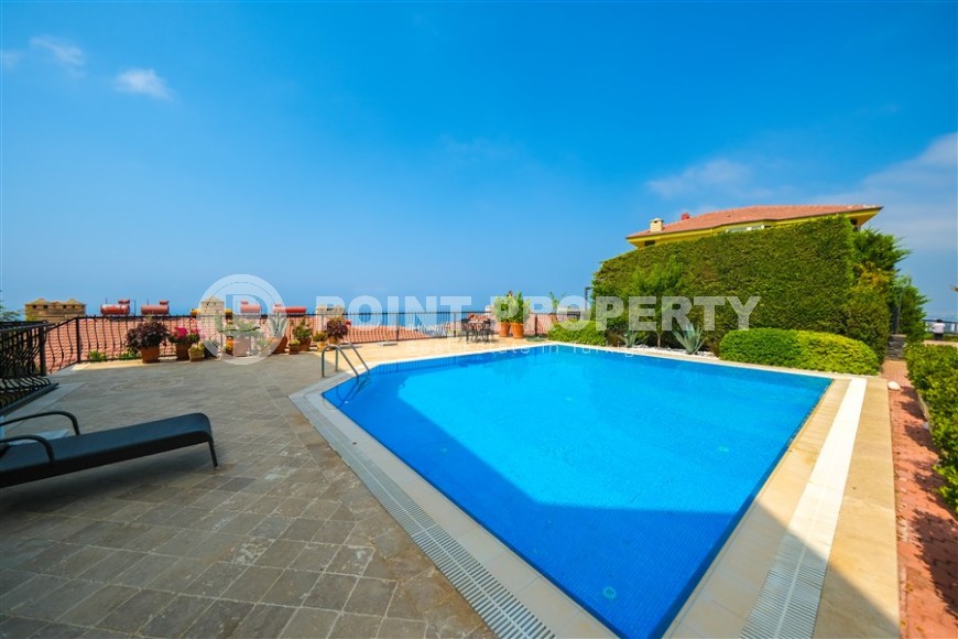 Панорамная трехэтажная вилла с видом на море, в элитном жилом комплексе с инфраструктурой «город в городе»-id-7805-фото-30