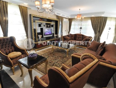 Трехэтажная вилла в двух в половиной километрах от моря, в престижном районе Аланьи - Кестель-id-7806-фото-3