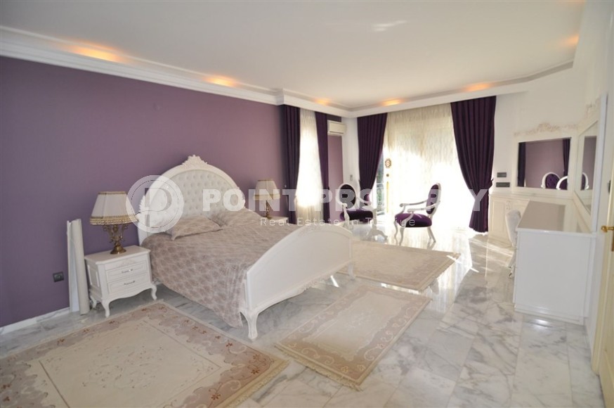 Трехэтажная вилла в двух в половиной километрах от моря, в престижном районе Аланьи - Кестель-id-7806-фото-8