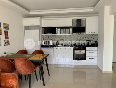 Готовая к проживанию квартира с мебелью и бытовой техникой в 500 метрах от моря, в центре престижного района Аланьи - Кестель-id-7811-фото-2